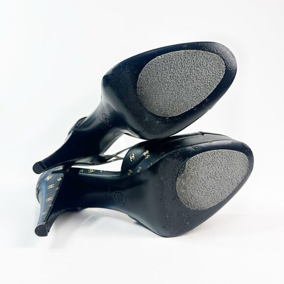 CHANEL 2023 All Over Interlocking CC Logo Black Heels Size 38 Platform Cap Toe - Picture 13 of 16